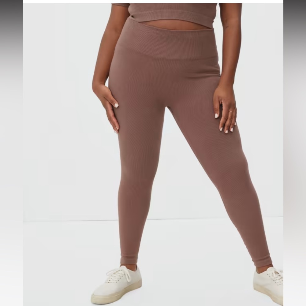 Everlane Work Out Set - Picture 2 of 7